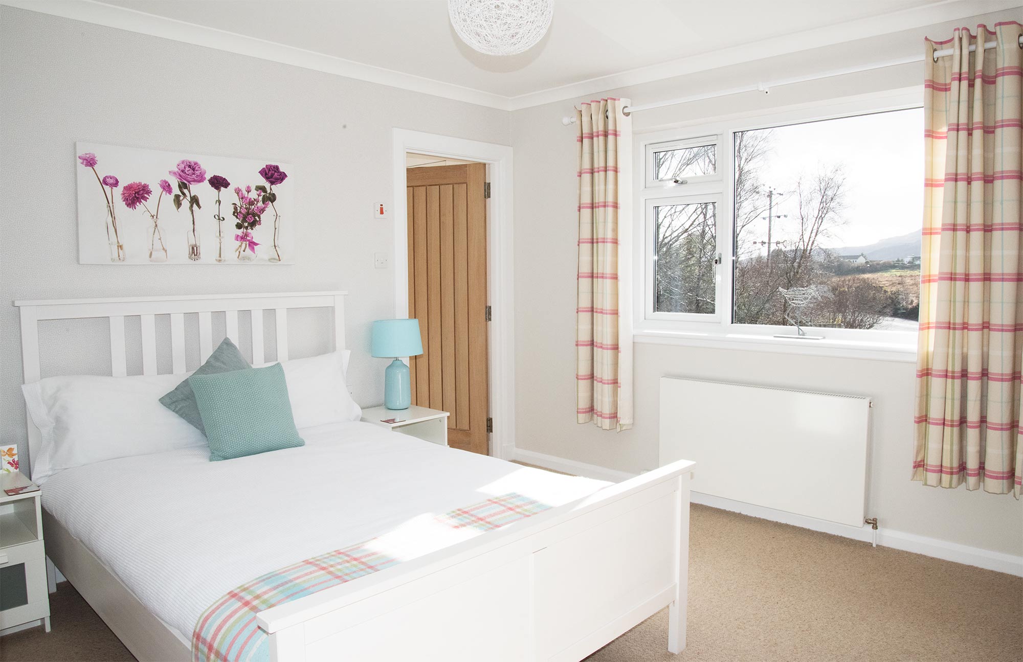 Double room en suite in Portree with stunning view of the Cuillins