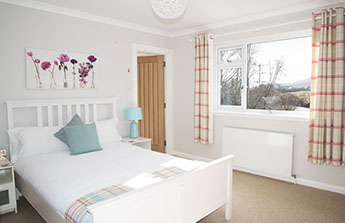 Double room en suite with stunning view of Portree town centre